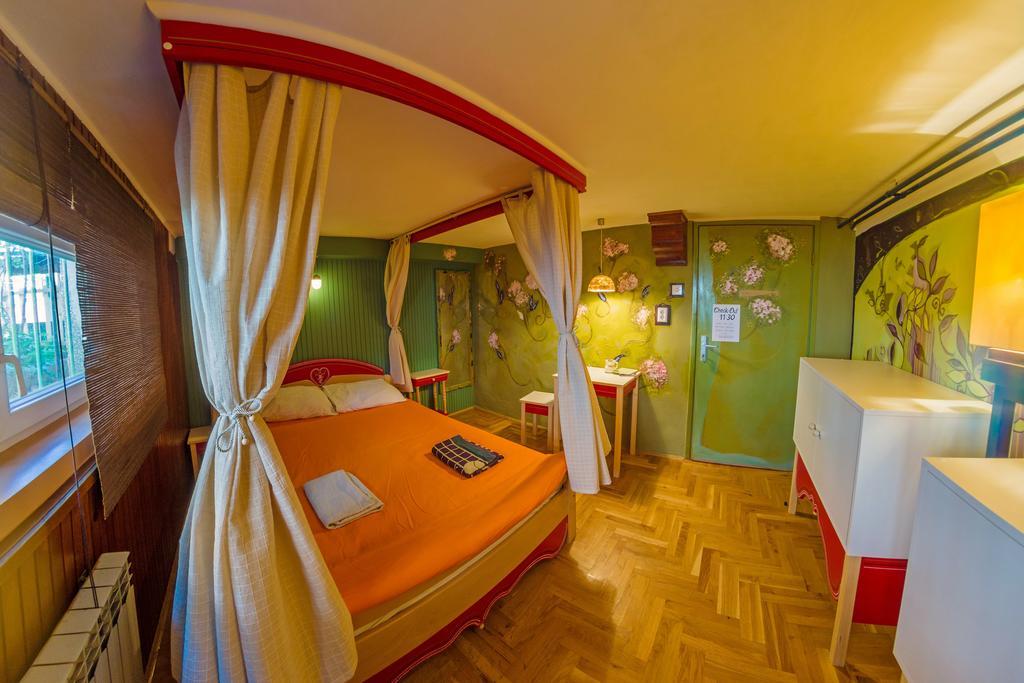 Hostel Mali Mrak Zagreb Dış mekan fotoğraf